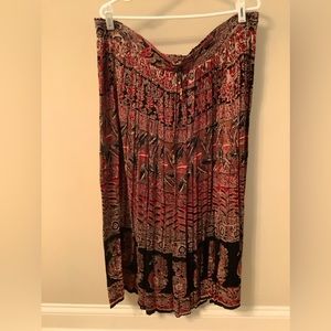 Maxi skirt, one size fits most crepe like material purchased in Grand Cayman